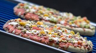 Im Durchschnitt essen die Deutschen jährlich 13 Tiefkühlpizzen. Im Test der Stiftung Warentest haben die meisten Salami-Varianten gut abgeschnitten.