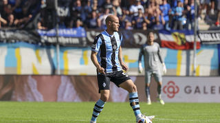 Marcel Seegert am Ball beim Spiel gegen VfL Osnabrück.