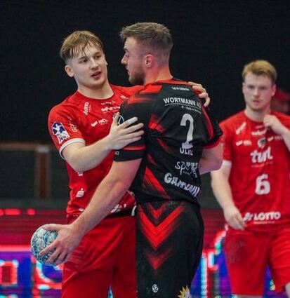 Nicolas Waldvogel (li.) war gegen N-Lübbecke erstmals am Ball.