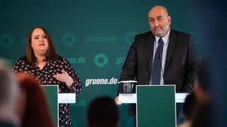 "Es braucht einen Neustart." Omid Nouripour und Ricarda Lang und der gesamte Grünen-Parteivorstand treten im November zurück.
