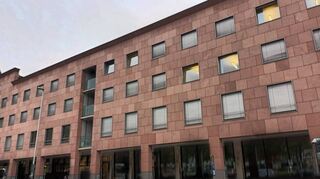 Vor dem Landgericht Darmstadt wird gegen drei Männer verhandelt, die einen Jugendlichen aus Lampertheim bedroht haben sollen.