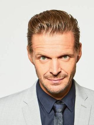 Tritt bei der langen Nacht der Demokratie in Mannheim auf: Kabarettist Florian Schroeder.