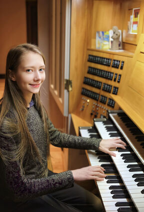 Mélodie Michel spielt am Sonntag in der Herz-Jesu-Kirche.