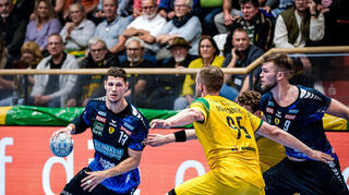 Rhein-Neckar Löwe Sebastian Heymann (Nr.13) beim Spiel des DHB Pokal VfL Eintracht Hagen  Rhein-Neckar Löwen.