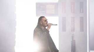 Der Rapper und Sänger Apache 207 wird im Rahmen seiner Arena-Tour im Februar 2026 auch drei Konzerte in Mannheim geben.