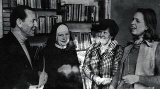 Leiterinnenwechsel im Jahr 1978: Direktor Hanschuer aus Mainz (v.li.), Schwester Maria, Helga Kempf und die neue FBW-Leiterin Marianne Förster.