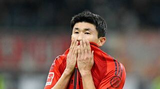 Innenverteidiger Minjae Kim brachte den FC Bayern in Frankfurt zwar in Führung, der Südkoreaner war nach dem späten Ausgleich zum 3:3 dennoch frustriert.