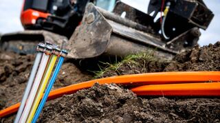 Edingen und Neu-Edingen werden flächendeckend mit Glasfaseranschlüssen versorgt. Mit den Arbeiten will die Deutsche GigaNetz im ersten Halbjahr 2025 beginnen.