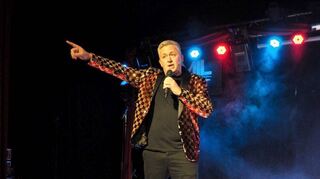 Andreas Kirsch bei der Premiere seiner Veranstaltungsreihe „Käschs Kulturbeidelche – Comedy and more“, die am 24. Oktober fortgesetzt wird.