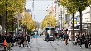In großen Teilen der Innenstadt, auch in der Breiten Straße, gilt seit 1. Dezember 2023 eine auf zunächst ein Jahr befristete Waffenverbotszone. Die soll nun verlängert werden.
