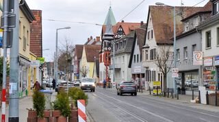 Die Hauptstraße in Feudenheim. Wo der Bodenrichtwert hoch ist wie in diesem Stadtteil, dürfte die neue Grundsteuer für viele tendenziell höher ausfallen.