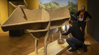 Diese Holzkuh darf man melken – eine der Stationen der Ausstellung „Essen und Trinken“ in den Mannheimer Reiß-Engelhorn-Museen.