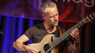 Biber Herrmann begeistert mit seinem gefühlvollen Spiel und mitreißenden Improvisationen.