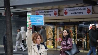 Einschüchtern lassen von Beschimpfungen will sich Cathy Field nicht – aber ernste Äußerungen lassen sie nicht kalt.