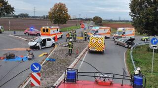 Auf der Kraftwerkskreuzung hat es heftig gekracht.