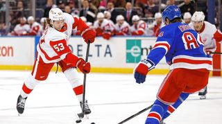 Moritz Seider geht bei den Detroit Red Wings voran und gilt als absoluter Leistungsträger.