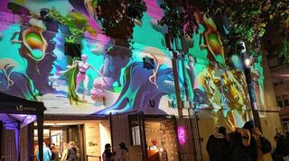 Die spektakulärste Schau bei der Jubiläums-Lichtmeile: Benjamin Jantzen verwandelte die Front des Marchivums in ein beeindruckendes Videomapping.