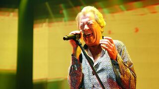 Bestens aufgelegt: Frontmann Ian Gillan beim Konzert seiner Band Deep Purple in der gut gefüllten Mannheimer SAP Arena.