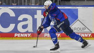 Tobias Fohrler nahm das Gegentor zum 0:1 gegen Frankfurt auf seine Kappe. In der eigenen Zone hatte der Adler-Verteidiger den Puck verloren.