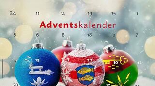 Die teilnehmenden Geschäfte sind durch Plakate gekennzeichnet. Jeder Kalender ist mit einer individuellen Nummer versehen.