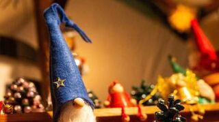 Wer Adventsschmuck tauschen möchte, ist auf dem Bauernmarkt richtig.
