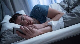 Wer den Stress des Tages mit ins Bett nimmt, findet selbst nachts keine Ruhe.