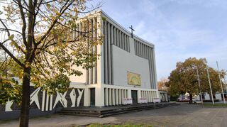 Die Hildegardkirche als Kirche der Kategorie 4 soll als Kirchort aufgegeben werden. Für sie werden andere Nutzungsformen gesucht.