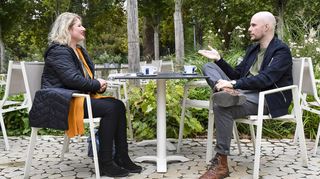 Tanja Capuana beim Gespräch mit Elwin Ardelean im Mannheimer Luisenpark.