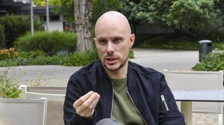 Abfuhren sollte man laut Ardelean nicht persönlich nehmen. Jemandem hinterherzurennen, der einen sowieso nicht will, bringt nichts, meint der Flirtexperte.