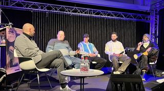 Prominent besetzte Männerrunde (von links): Baden-Württembergs Finanzminister Danyal Bayaz, der Heidelberger Deutsch-Rap-Pionier Torch, die Berliner Marvin Game und Megaloh sowie Kurator Samy Deluxe.