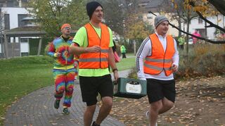 Beim Spendenlauf in Bürstadt zählte jede Runde für den guten Zweck.