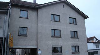 Ort des spektakulären Verbrechens von 1999 in Schriesheim: das Haus Ladenburger Straße 7 mit dem Durchgang zu den Gebäudetrakten a und b.
