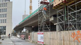 Der Ersatzneubau für die abgerissene Pilzhochstraße im Süden nimmt immer weiter Form an. Gerade wurden zwei weitere Abschnitte im Bereich der Mundenheimer Straße betoniert.
