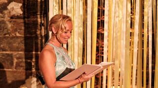 Karina Burgmann ist eine der besten Traurednerinnen Deutschlands. Im Finale des Wedding King Awards verpasste sie Platz eins knapp.