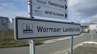 Hier geht’s lang: Im Gewerbegebiet Wormser Landstraße soll im kommenden Jahr gebaut werden.