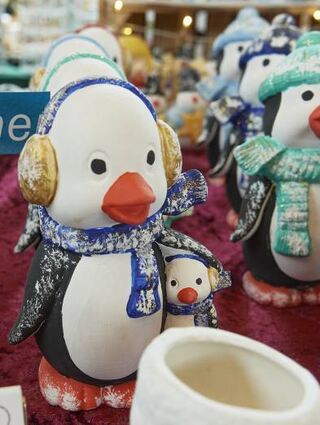 Zuckersüß und frostfest: Die Pinguine dürfen auch nach draußen.
