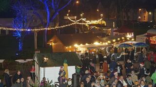 Der Bürstädter Adventszauber (Bild von 2023) lockt in diesem Jahr mit 22 Ausstellern.