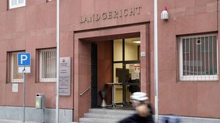 Ein heute 42-Jähriger muss sich wegen insgesamt 14 Taten vor Gericht verantworten, die rund zehn Jahre zurückliegen.