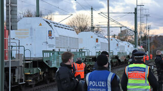 Der Zug mit Castorbehältern kam am Nachmittag in Philippsburg an.