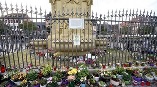 Die Messerattacke auf dem Mannheimer Marktplatz bewegt die Menschen in der Stadt auch Monate später.