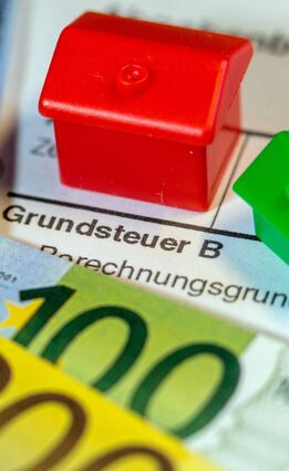 Die Grundsteuer B beträgt in Edingen-Neckarhausen ab 2025 zunächst 230 Prozent, vorgeschlagen waren von der Verwaltung 240.