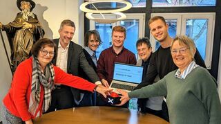 Starten den Mitwirk-O-Mat: Carola Schuhmann (v.l.), Stefan Schmutz, Beate Glowinski Max Bauer, Wiebke Ullrich, Philipp Thieme und Monika Ziesler.