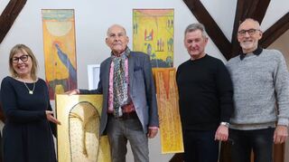 Die Ausstellungsmacher: Laudatorin Gundula Sprenger (v.l.), Künstler Franke von Krogh sowie vom Kunstverein Bernd Gerstner und Friedel Wagener.