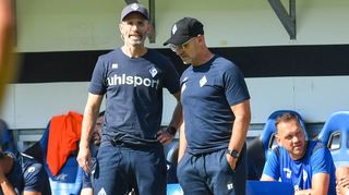„Wir ticken gleich“: Co-Trainer Benjamin Sachs (l.) vertritt am Samstag gegen den VfB Stuttgart II den gesperrten Waldhof-Chefcoach Bernhard Trares.