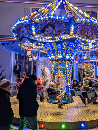 Das Fliegerle-Karussell von Heinz Drescher ist beliebt bei Kindern.