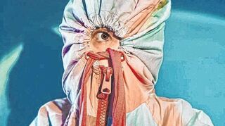 Doch mal genauer hinschauen, was man fühlt: Leon Windscheid erklärt, wie etwa Angst funktioniert – und nützt.