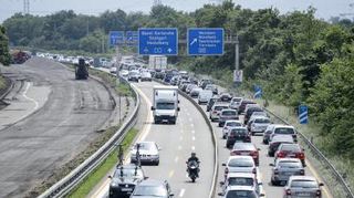 Stau am Kreuz Weinheim: Bald wird die Fahrbahn der A 5 saniert.