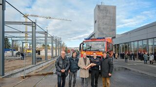 Harald Heußer (v.l.), Johannes Gerstner, Eckart Würzner, Heiko Holler und Jürgen Odszuck bei der Grundsteinverlegung am Mittwoch.