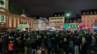 Rund 750 Menschen kamen zu der Veranstaltung in Mannheim.