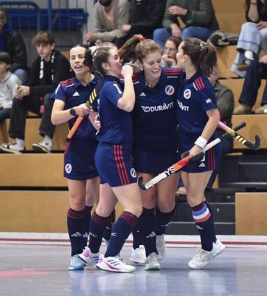 Im Stadtvergleich bei den Damen bejubelte der MHC einen 5:4-Sieg.